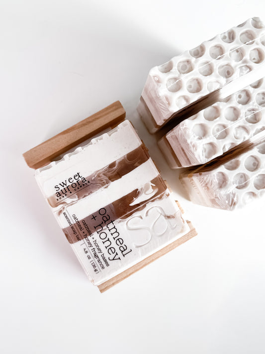 Oatmeal & Honey soap bar with colloidal oatmeal and honey by Sweet Aurora